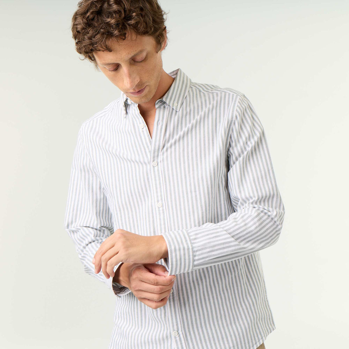 Chemise rayée avec col boutonné VERT