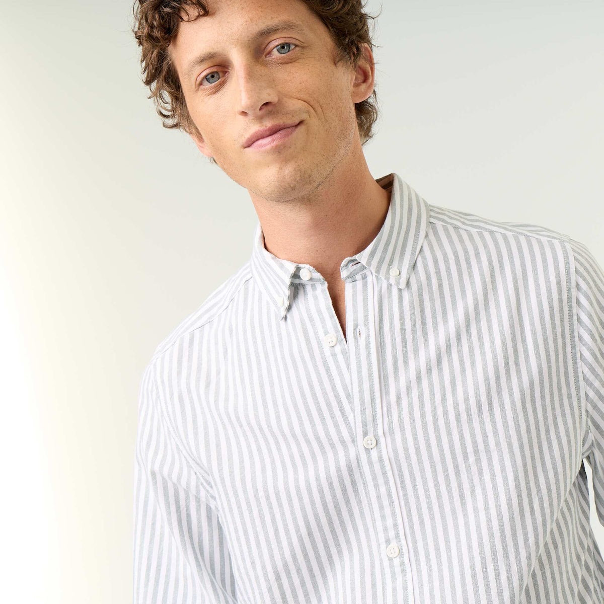 Chemise rayée avec col boutonné VERT