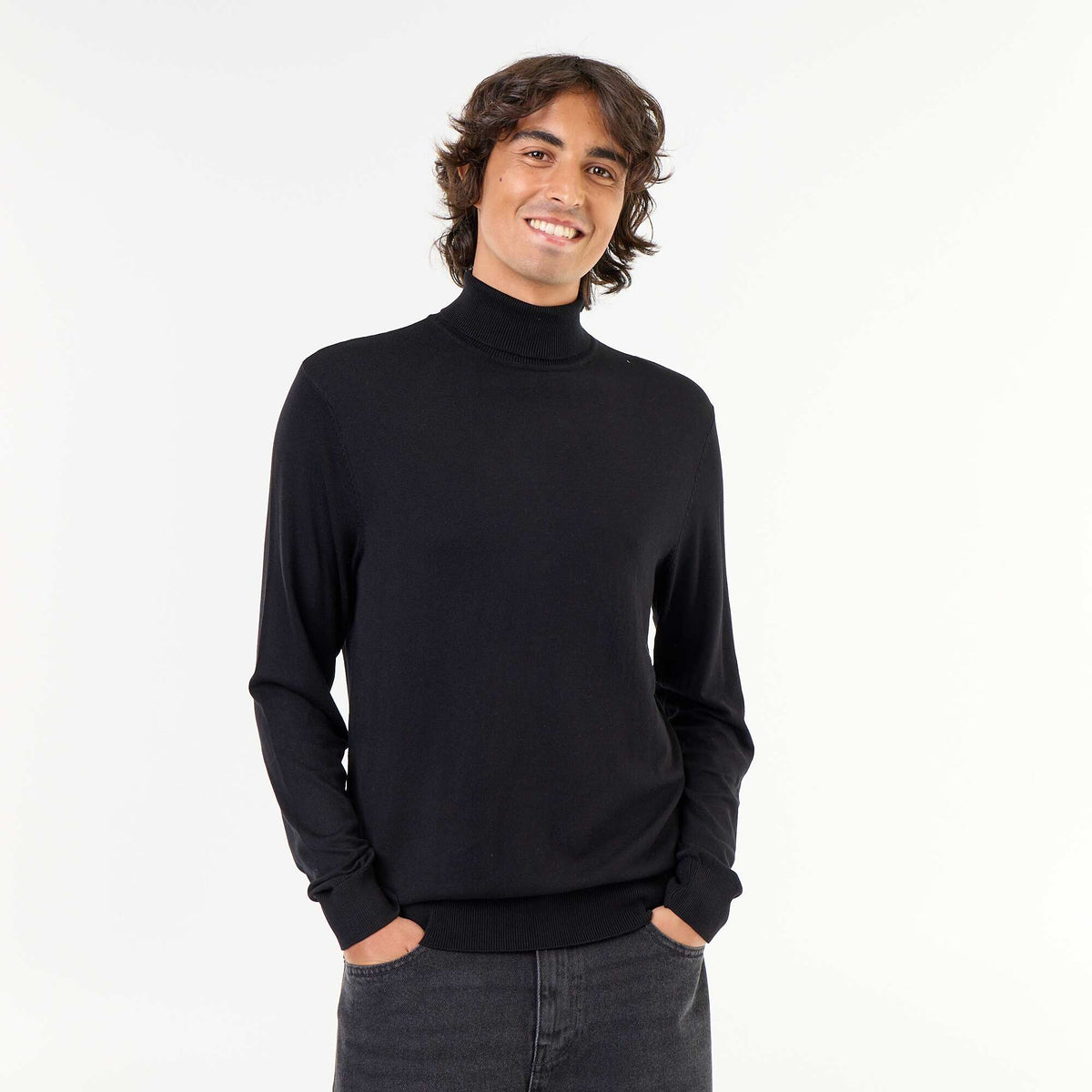 Sous-pull uni en maille fine jauge NOIR