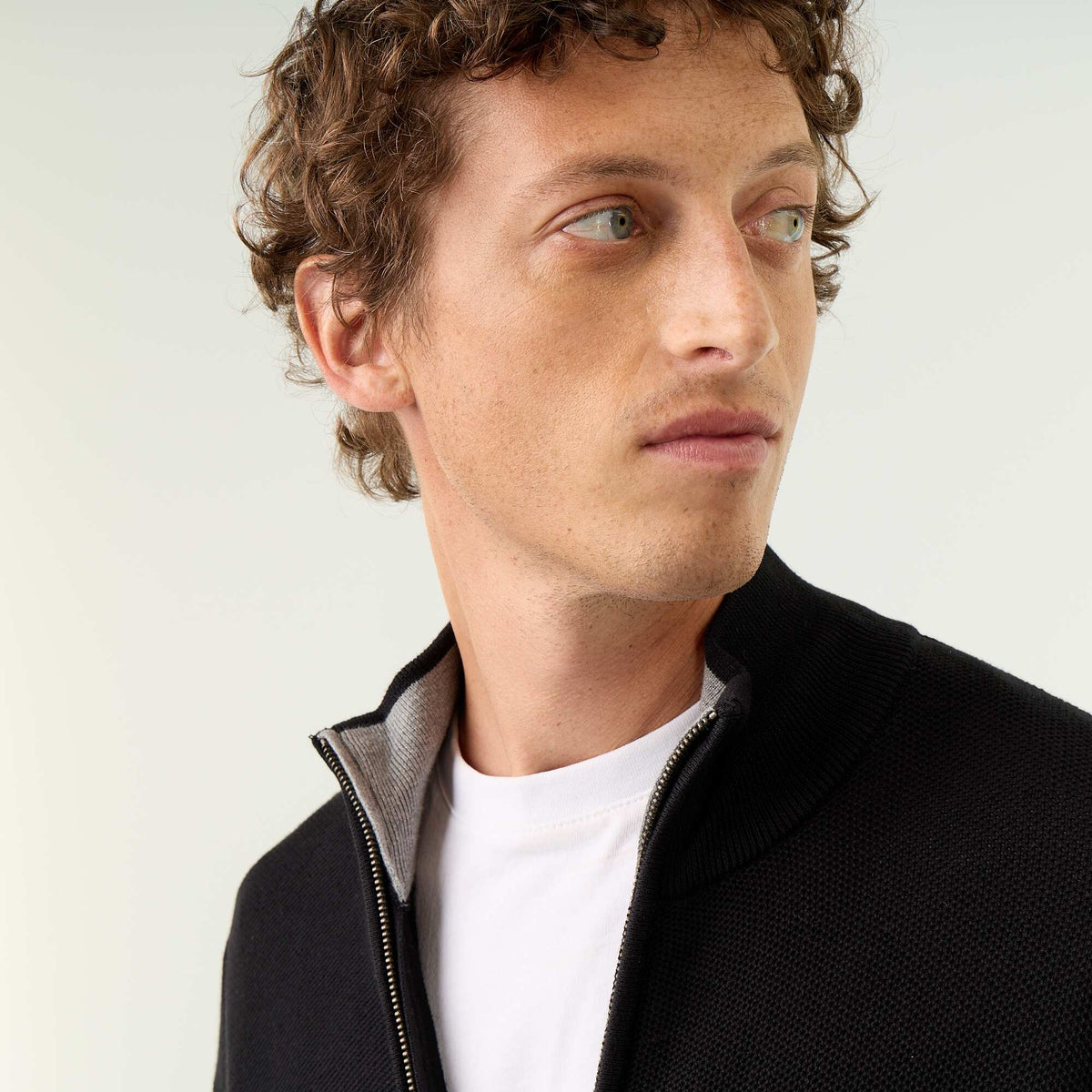 Gilet en maille fine jauge zippé NOIR