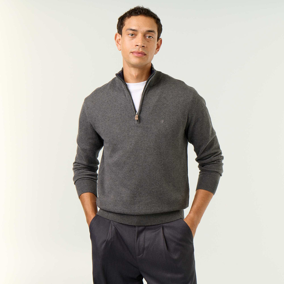 Pull en maille fine jauge avec col camionneur GRIS