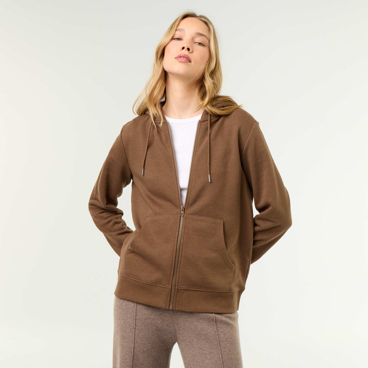 Sweat en molleton léger zippé à capuche MARRON