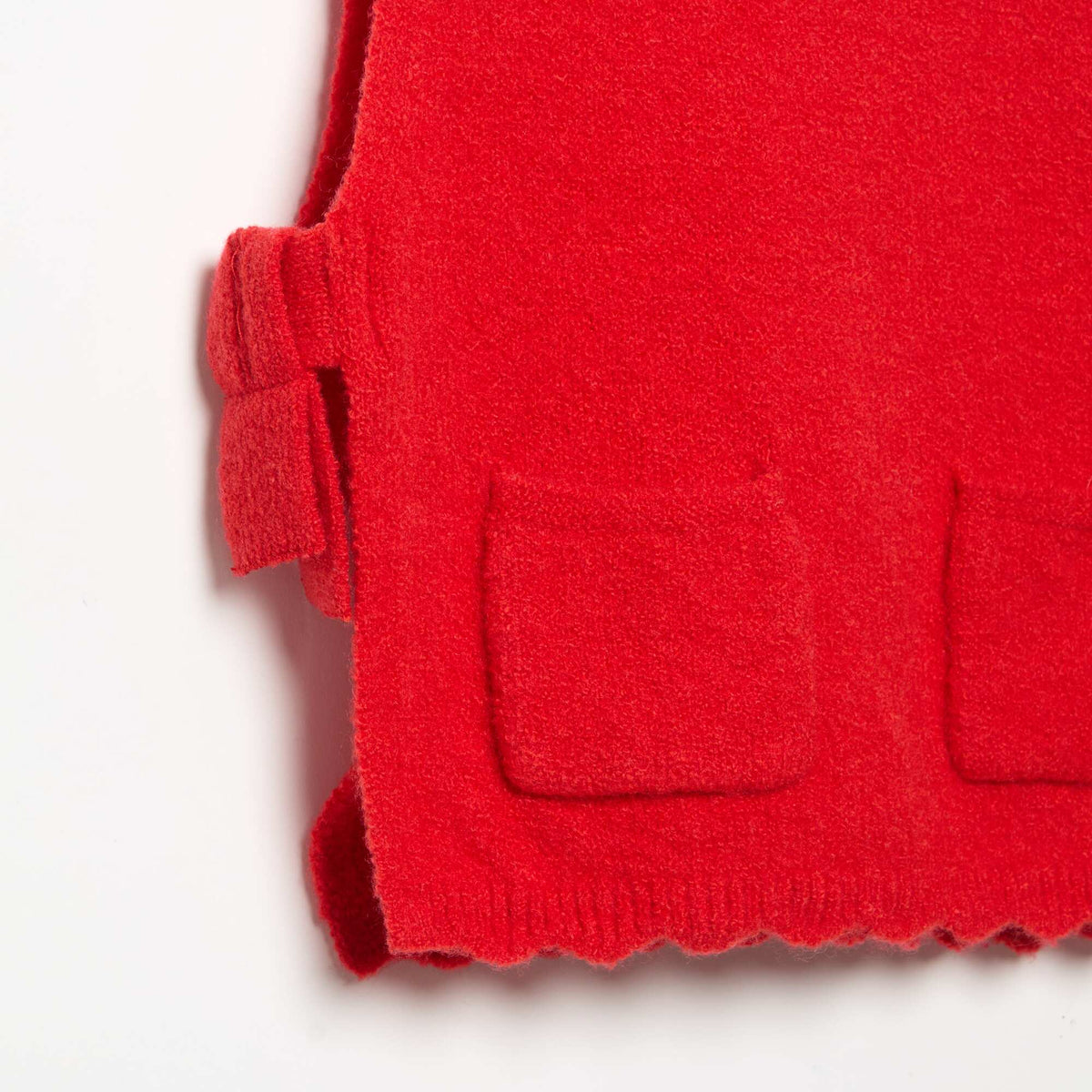 Pull sans manches avec écharpe amovible ROUGE