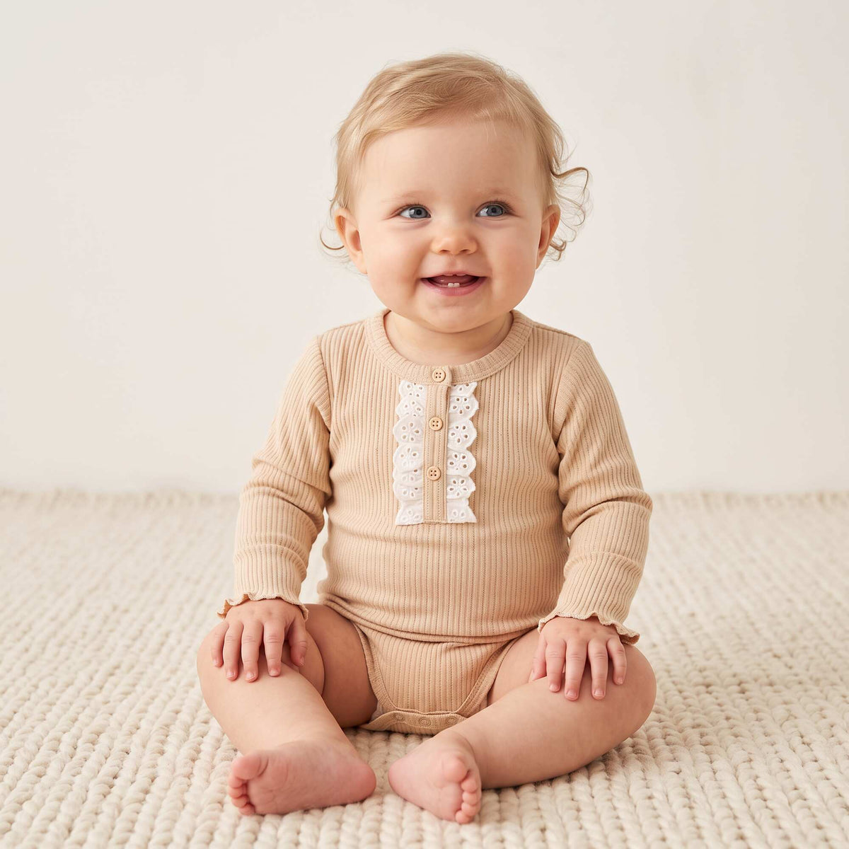 Body en maille côtelée avec broderie anglaise BEIGE
