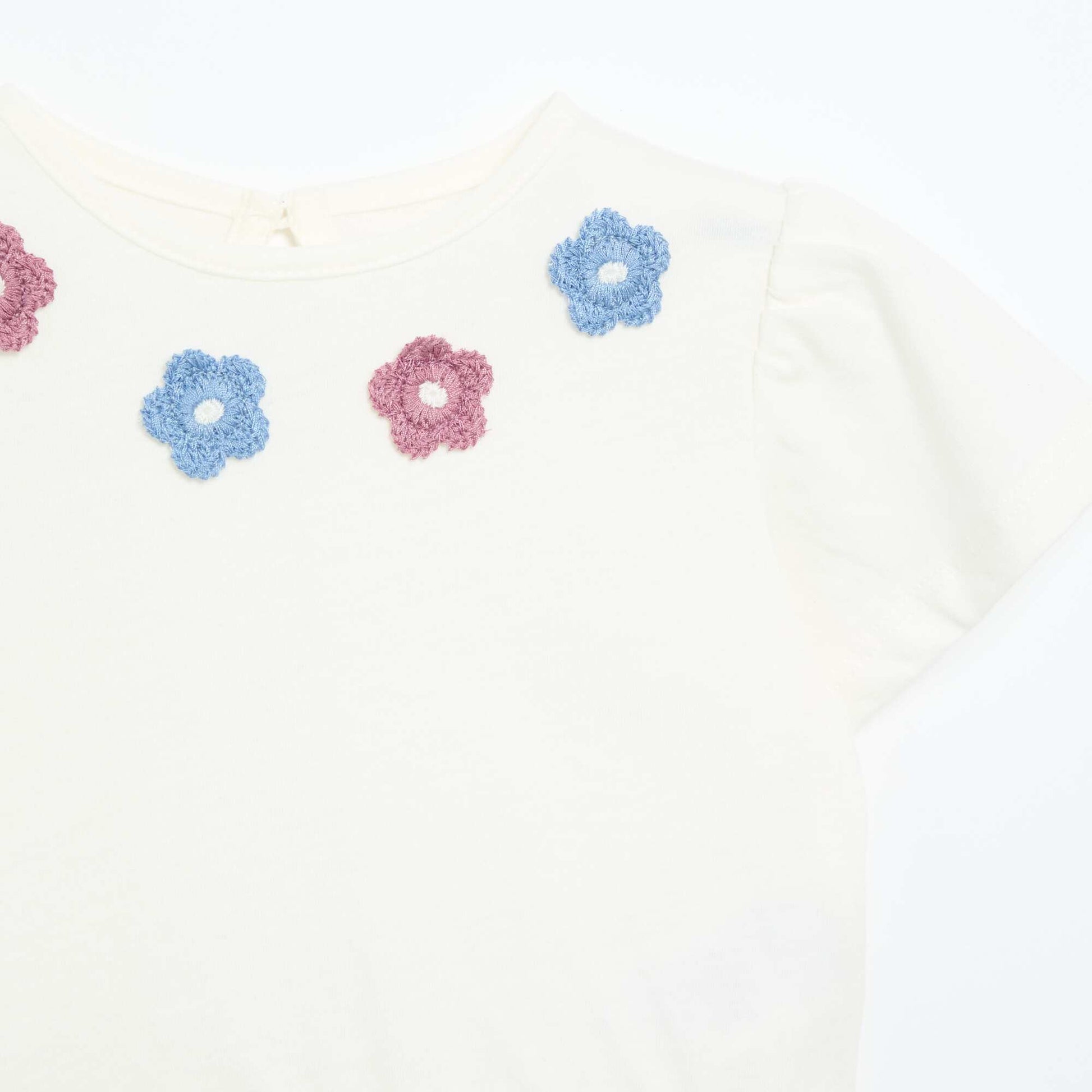 T-shirt manches courtes avec broderies et base volantée BLANC