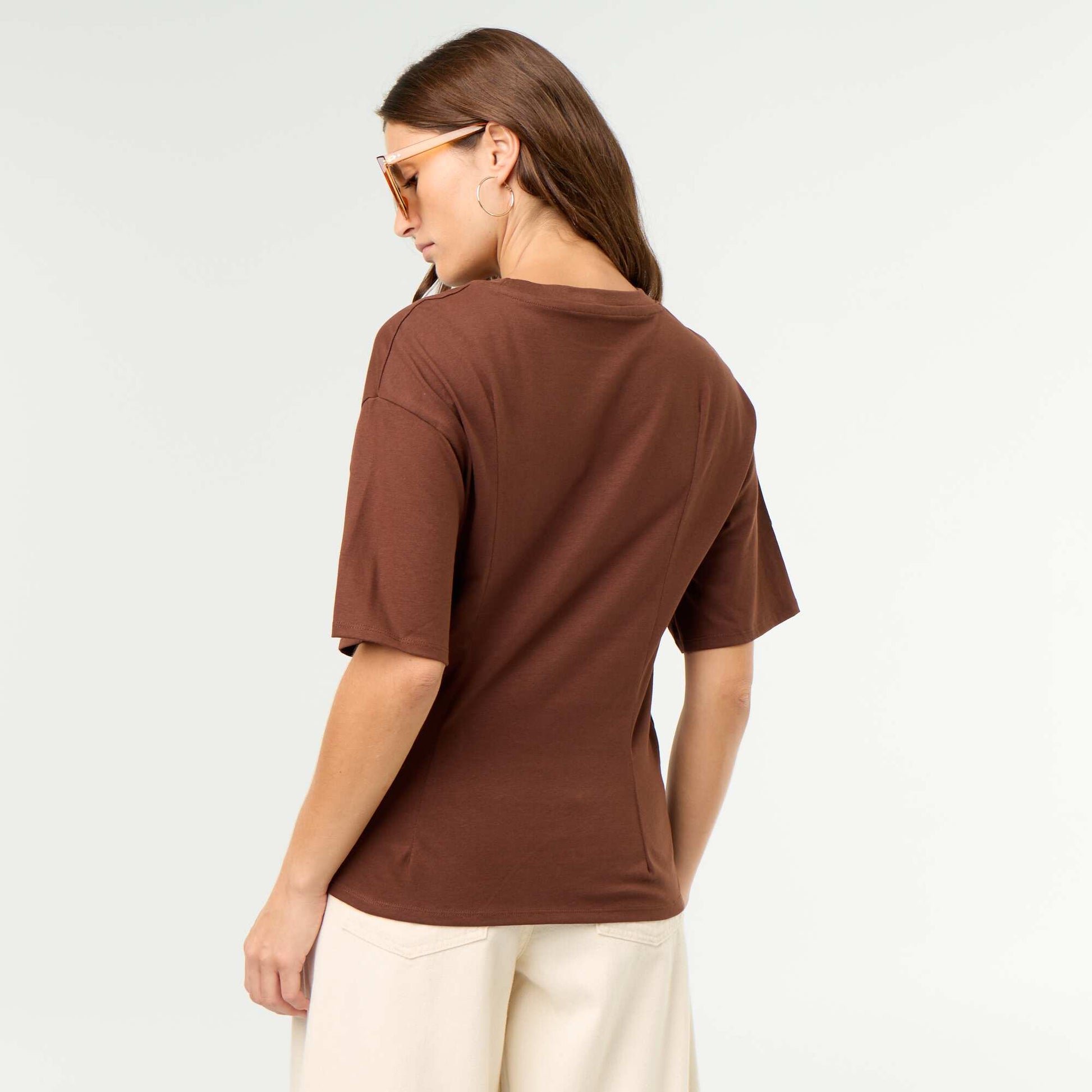 T-shirt à manches courtes avec bijou coquillage MARRON