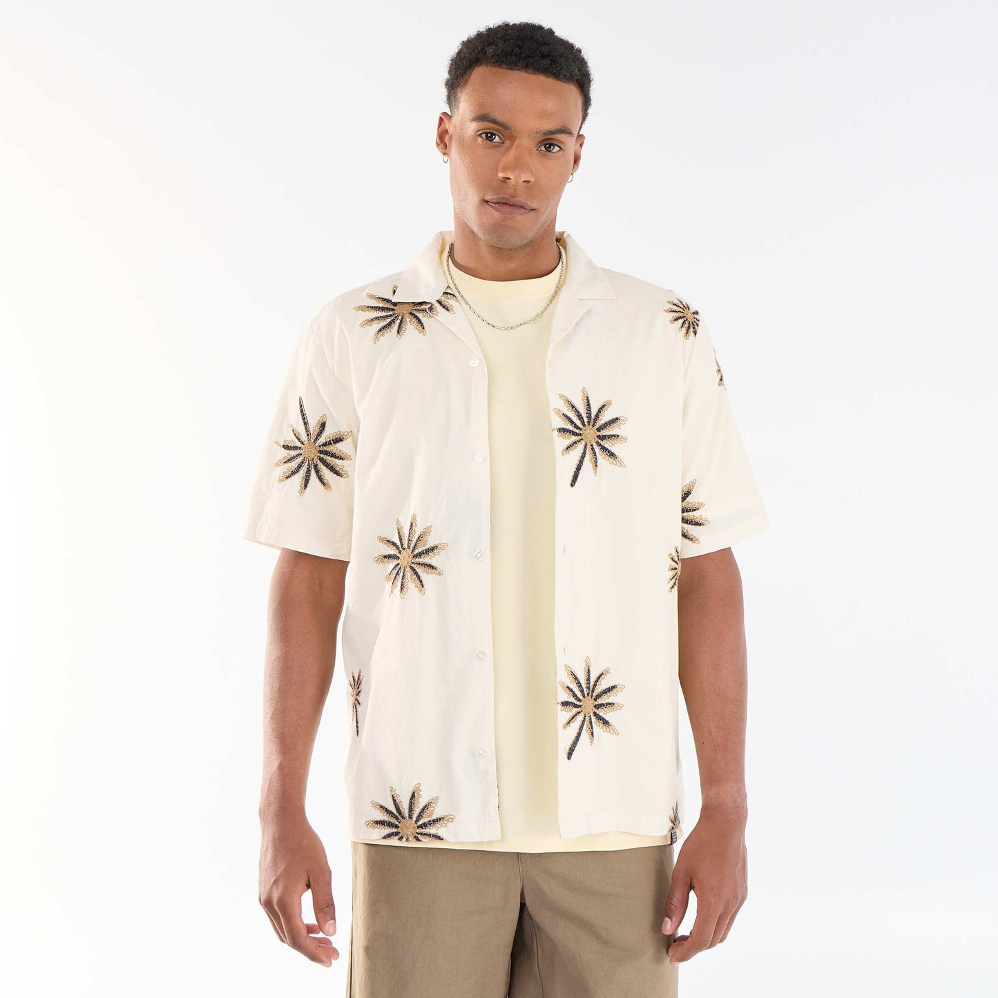 Chemise manches courtes à motif brodé BEIGE
