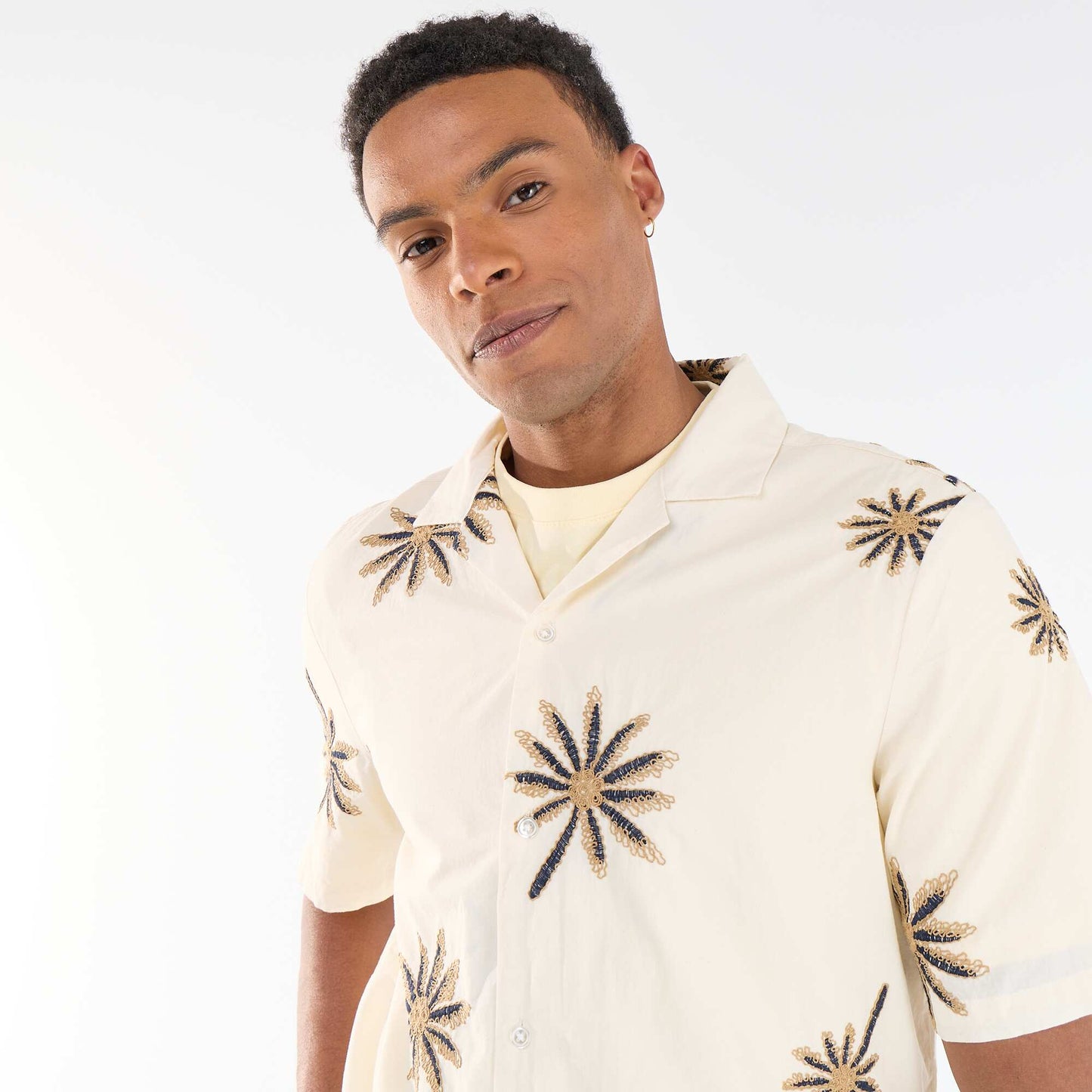 Chemise manches courtes à motif brodé BEIGE