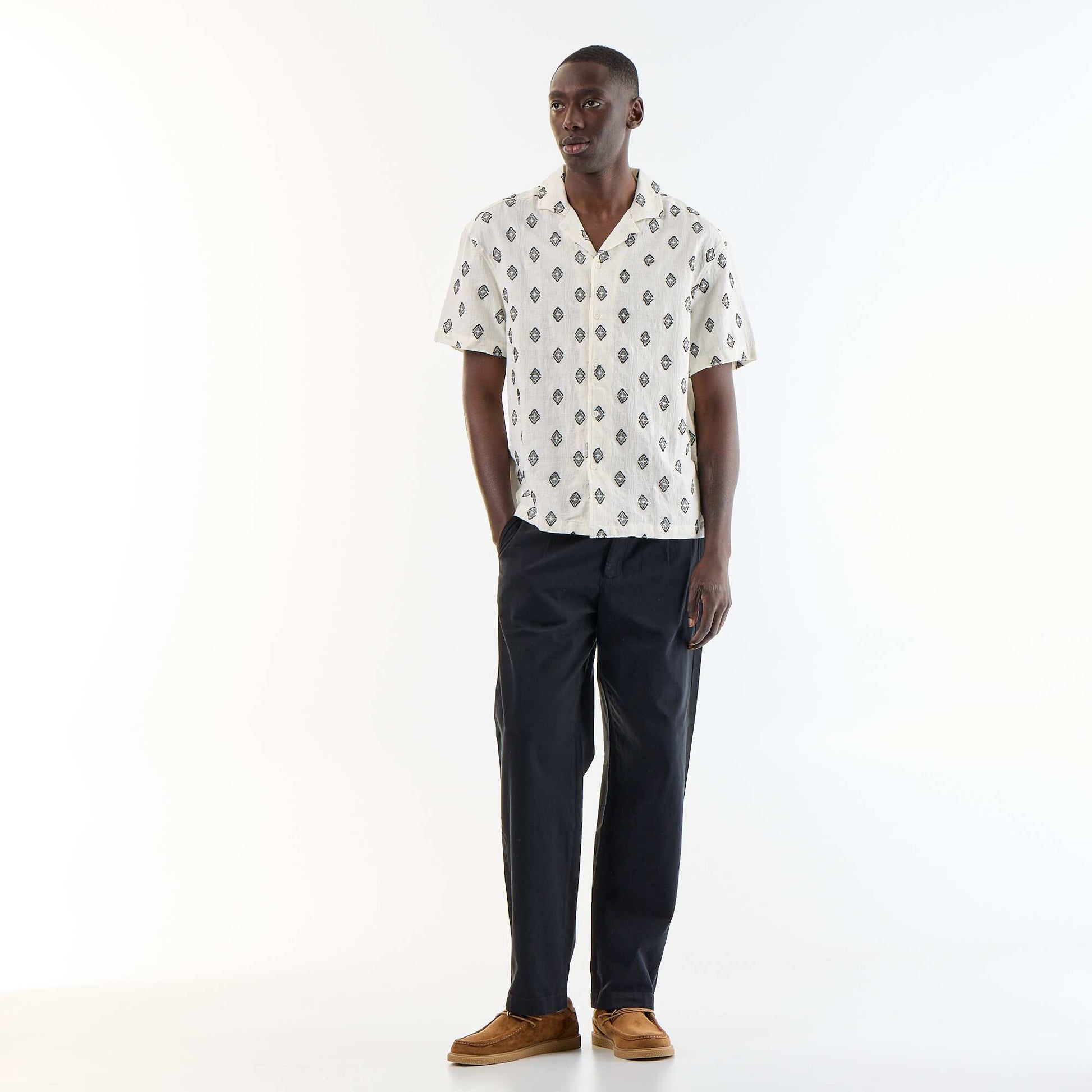 Chemise manches courtes en maille fantaisie avec broderies NOIR