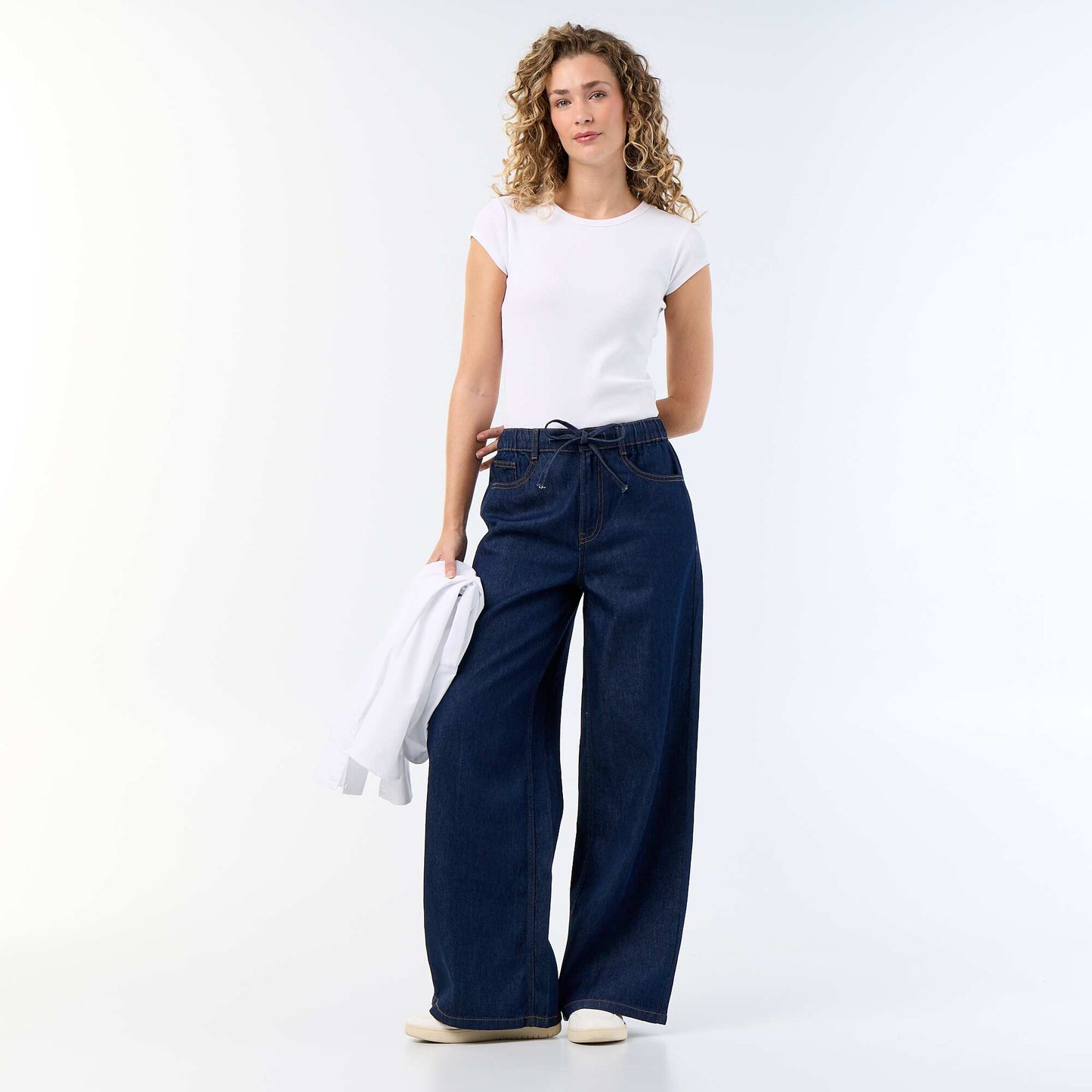 Jean wide leg / coupe large avec ceinture à nouer BLEU