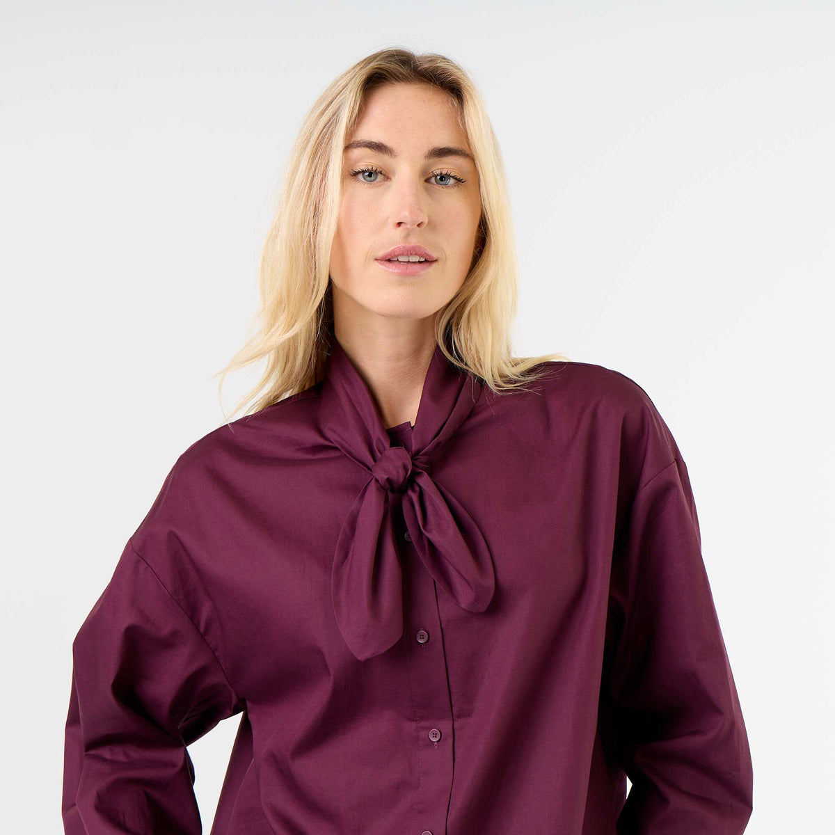 Chemise ample à manches longues et col lavallière ROSE