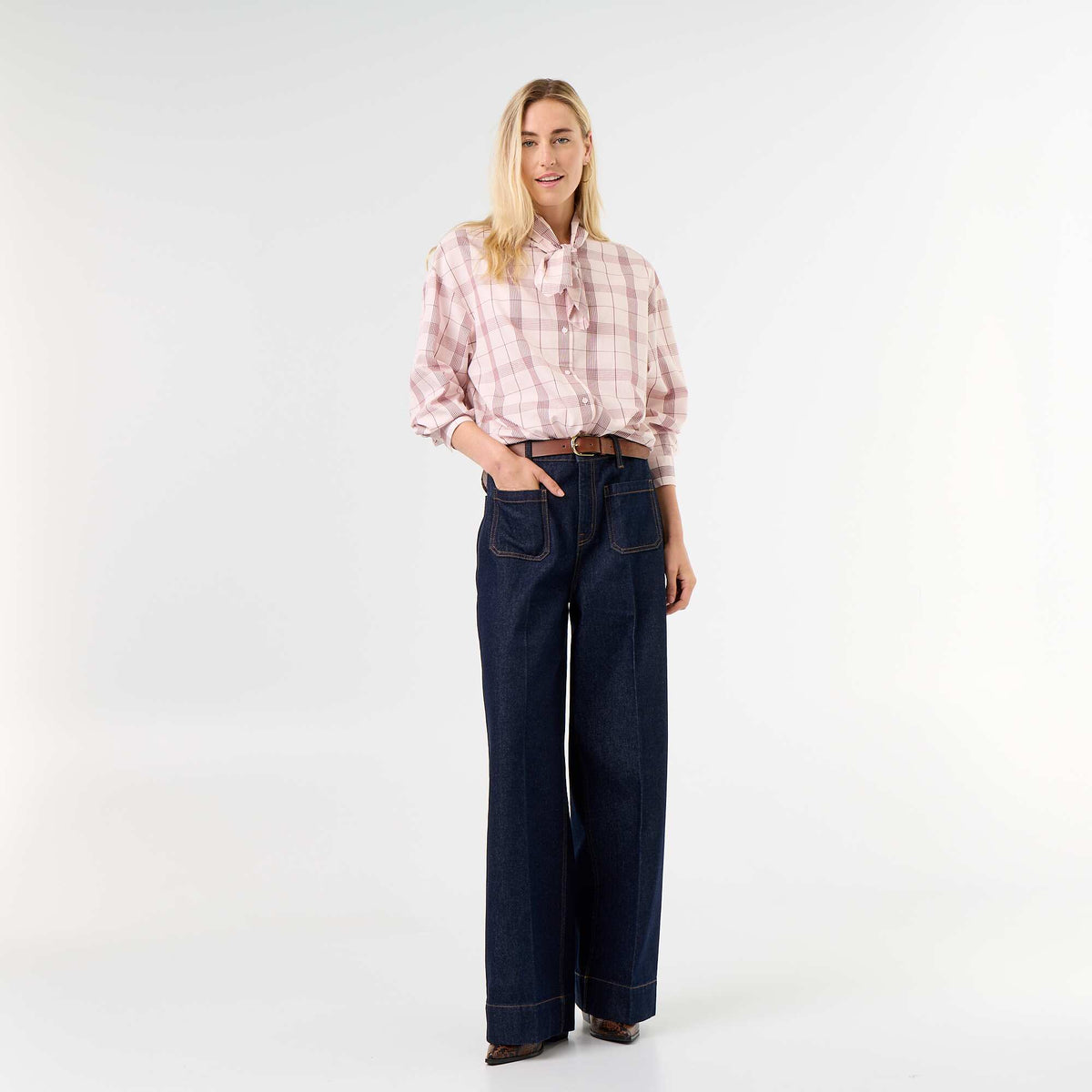 Chemise ample à manches longues et col lavallière ROSE