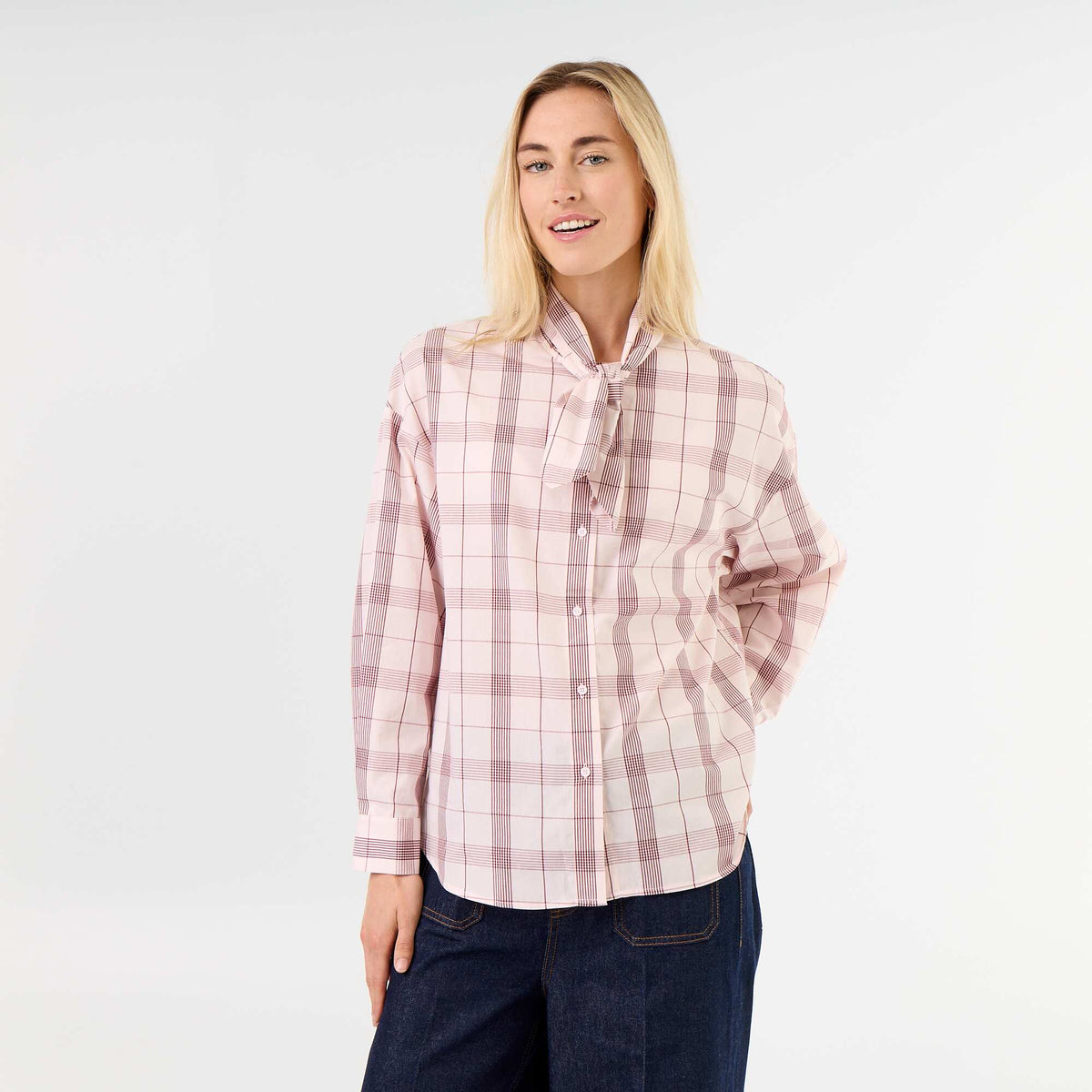 Chemise ample à manches longues et col lavallière ROSE