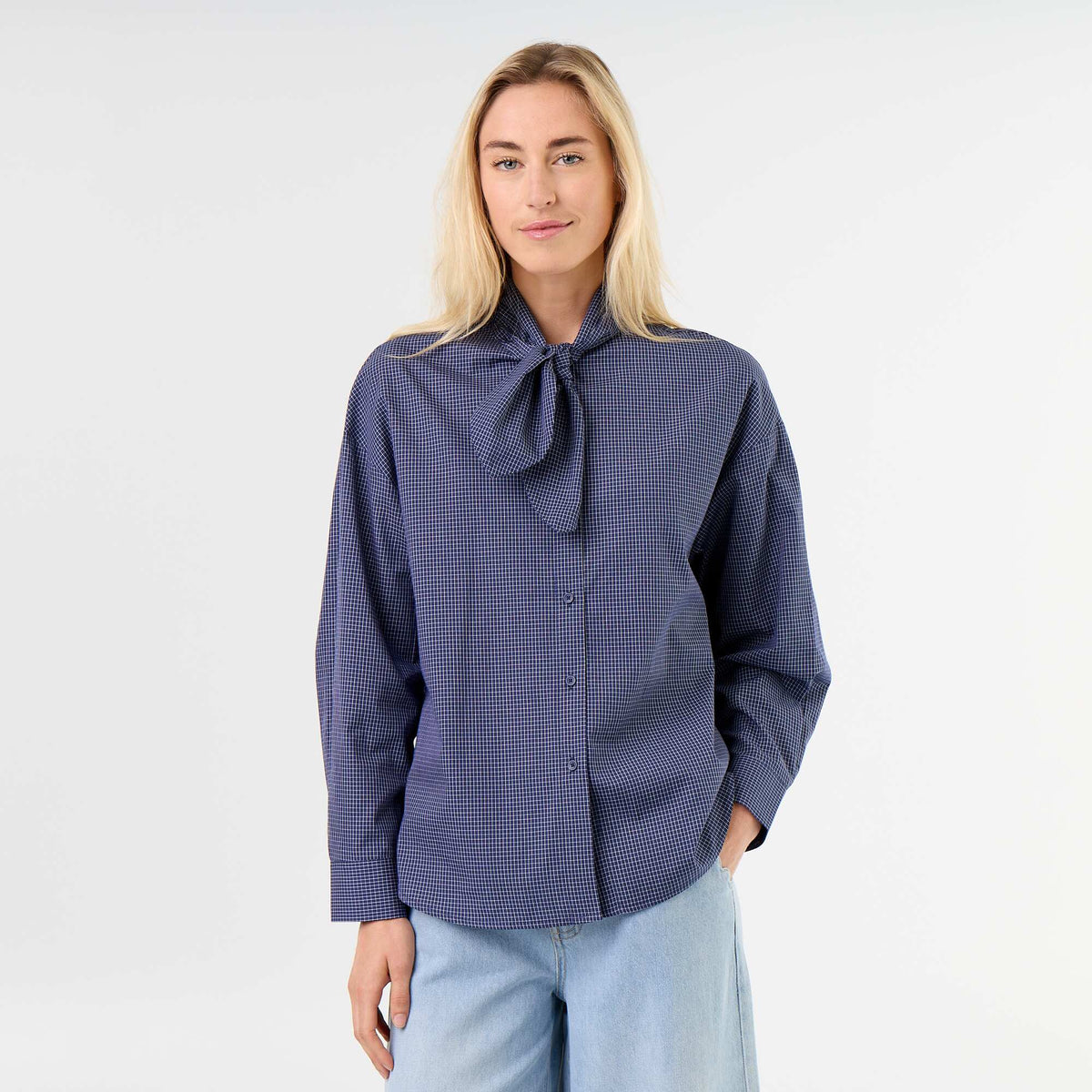 Chemise ample à manches longues et col lavallière BLEU
