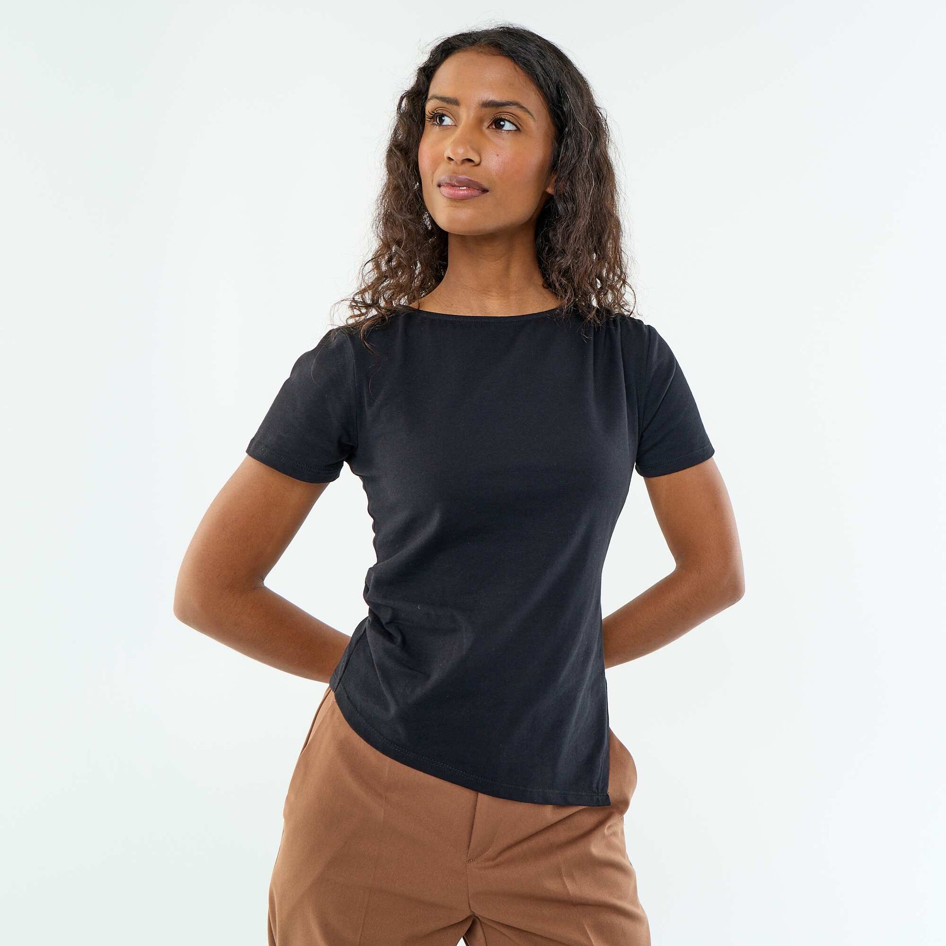 T-shirt manches courtes asymétrique NOIR