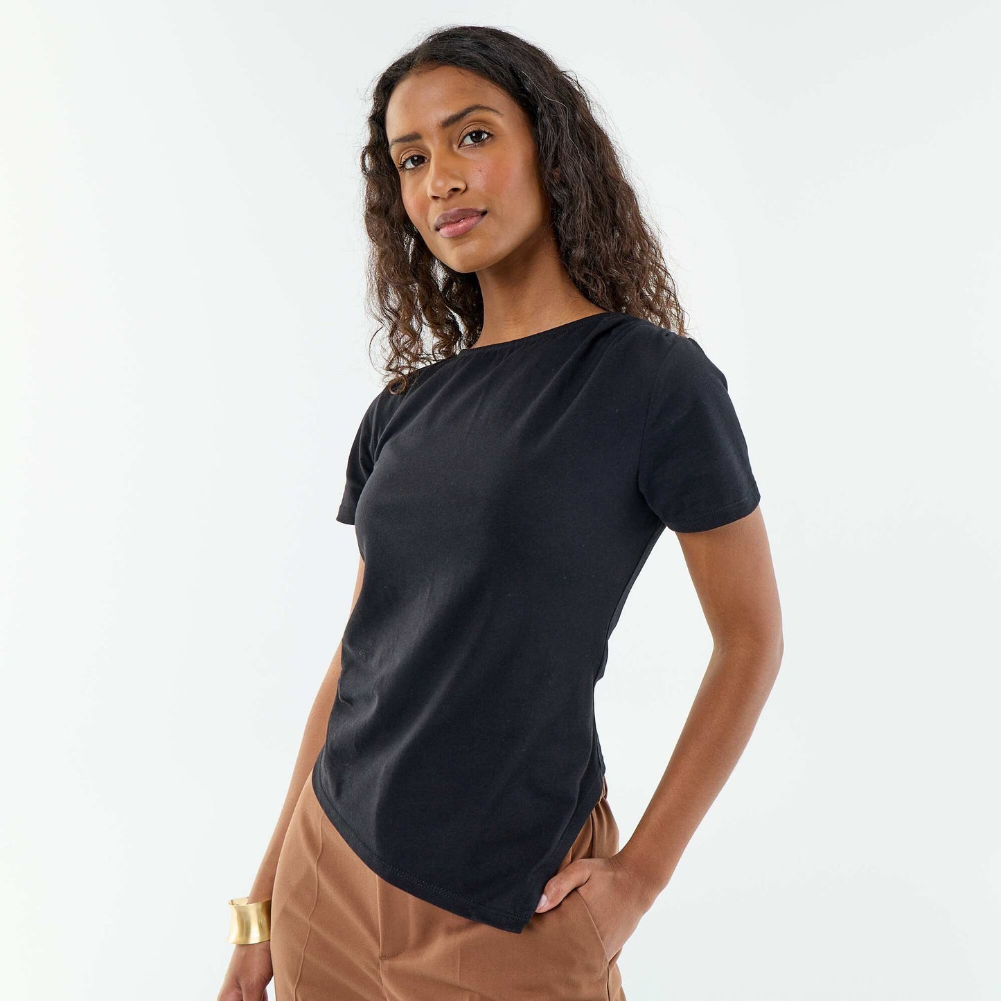 T-shirt manches courtes asymétrique NOIR