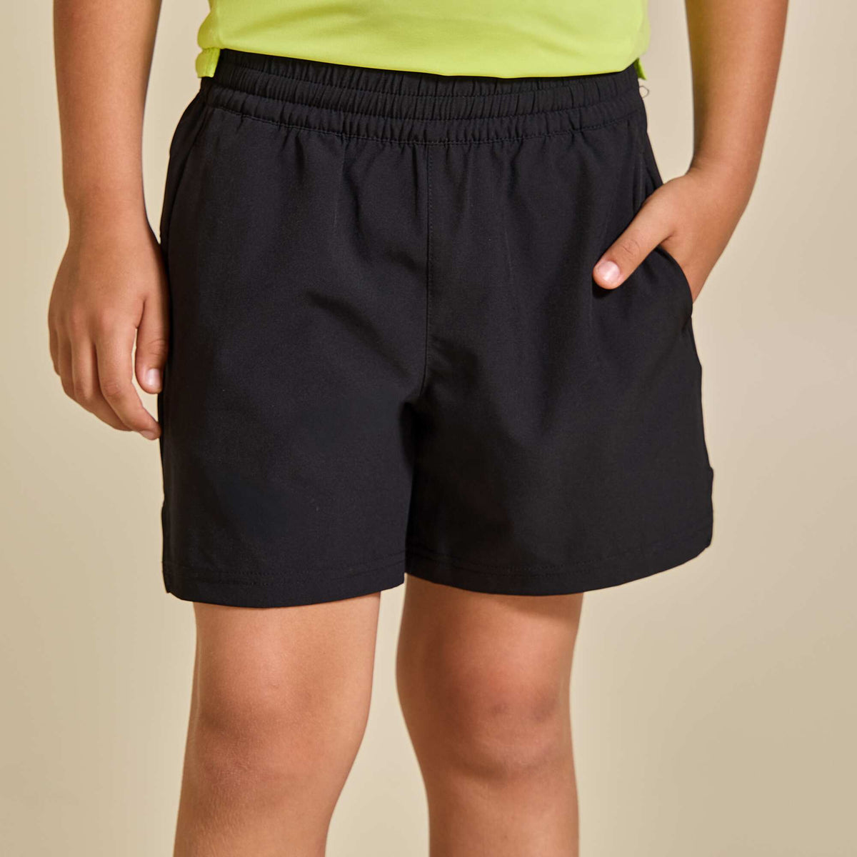 Short de sport avec poche zippée au dos NOIR