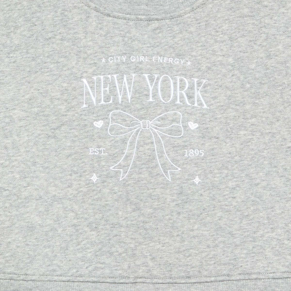 Sweat avec bas de chemise intégré et broderie poitrine GRIS