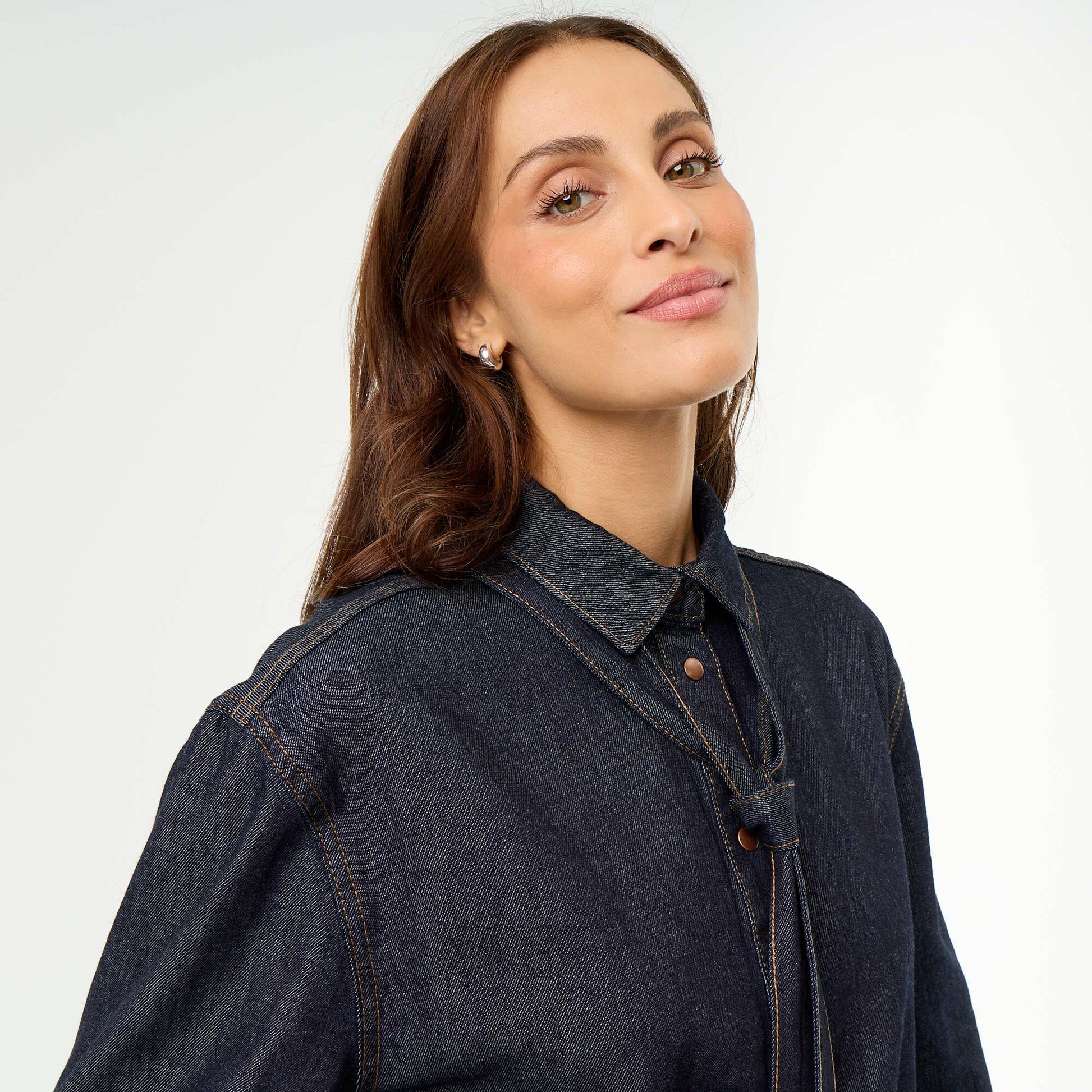 Chemise en denim avec col lavallière BLEU