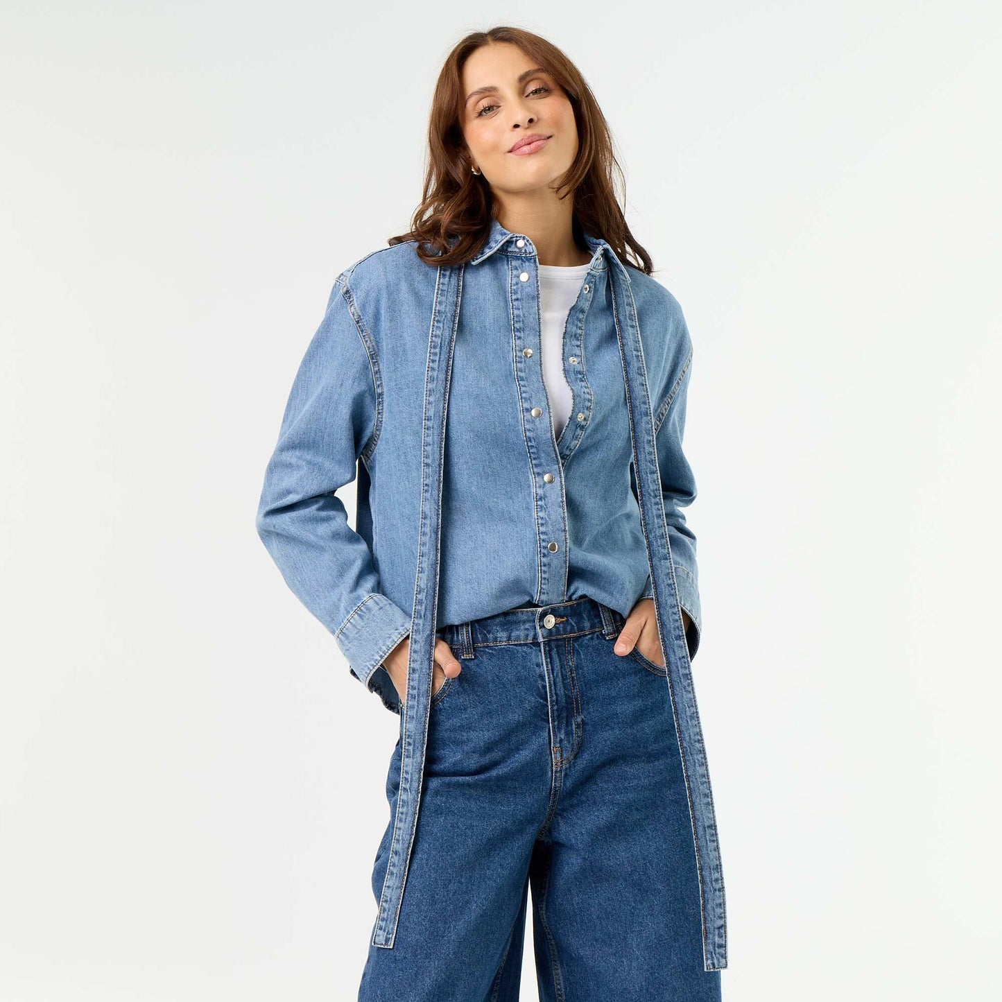 Chemise en denim avec col lavallière BLEU