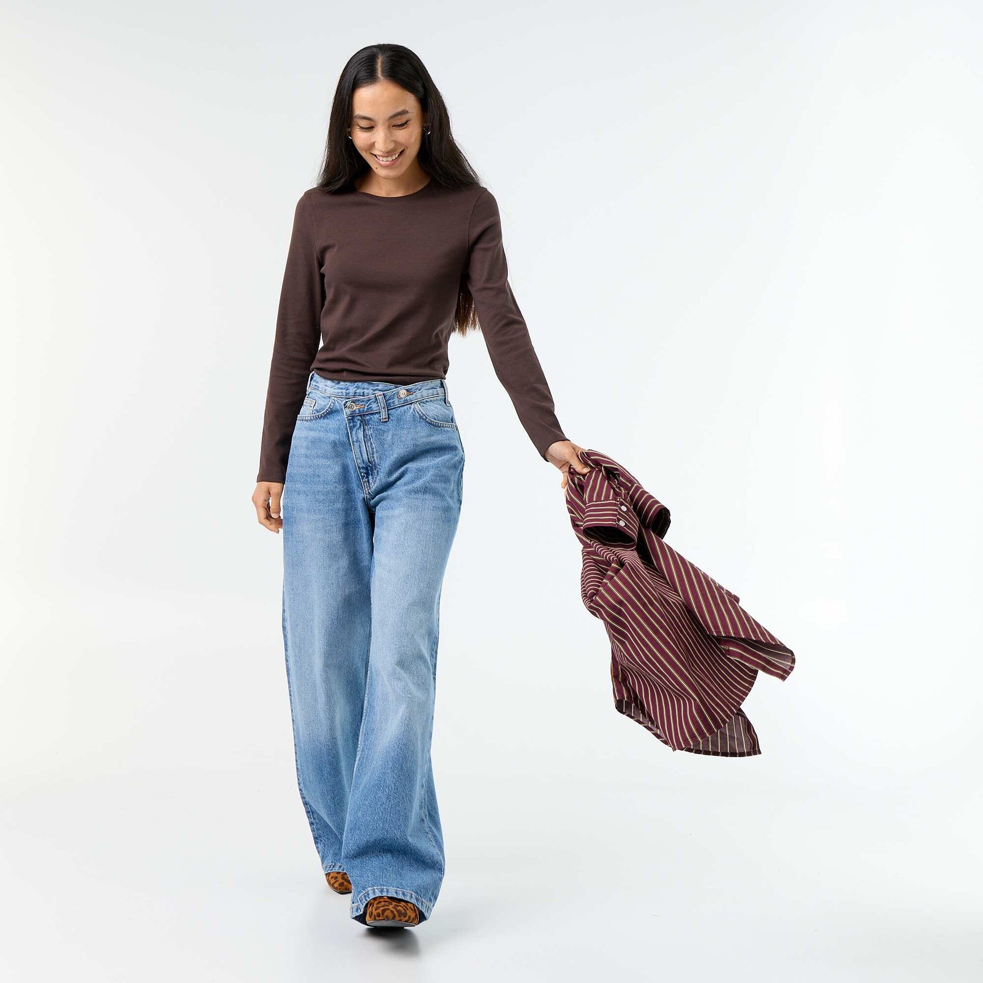 Jean barrel avec patte de boutonnage décalée BLEU