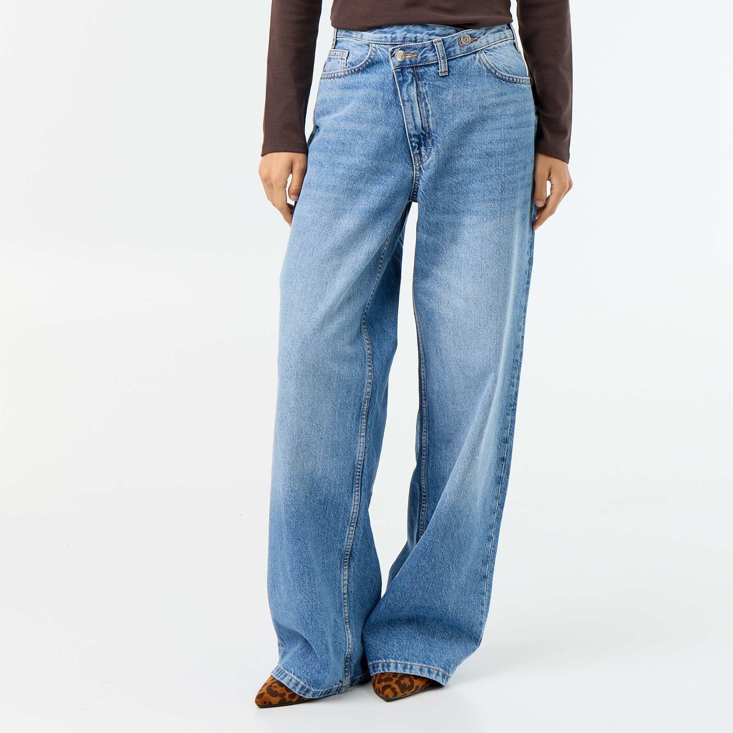 Jean barrel avec patte de boutonnage décalée BLEU