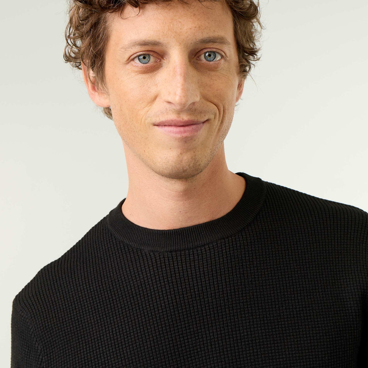 Pull en maille gaufrée à col rond NOIR