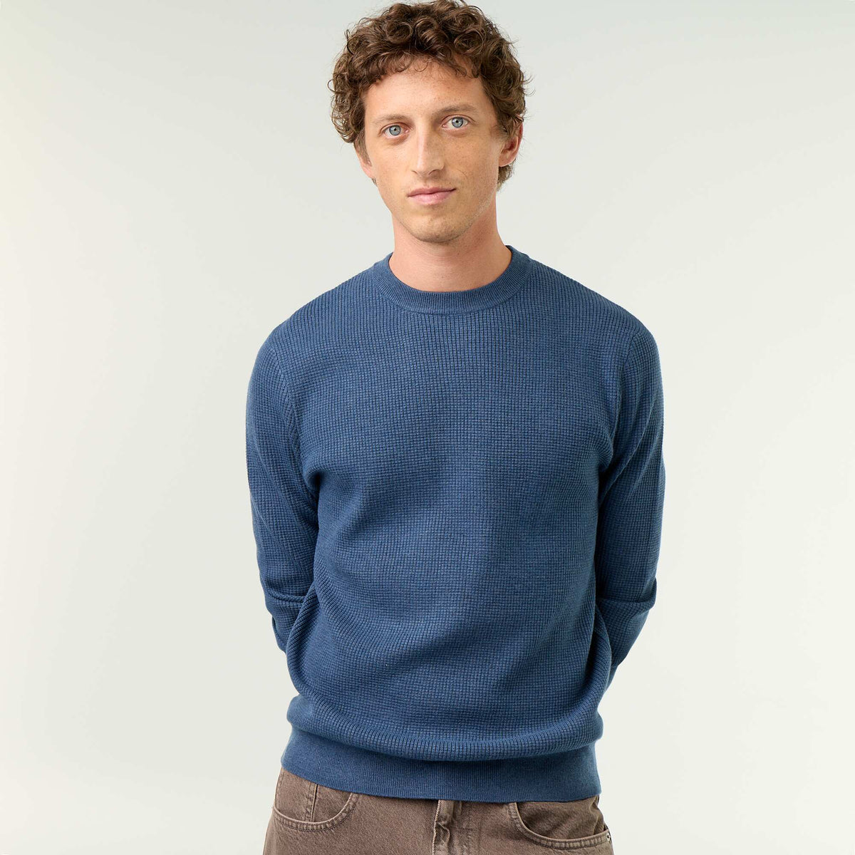 Pull en maille gaufrée à col rond BLEU