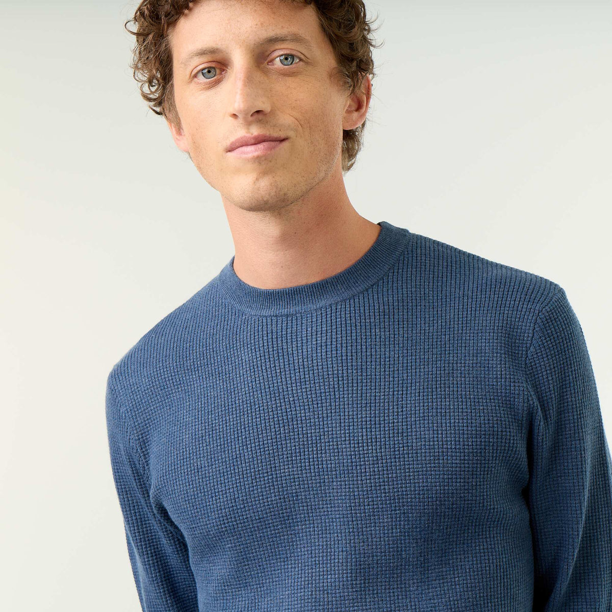 Pull en maille gaufrée à col rond BLEU