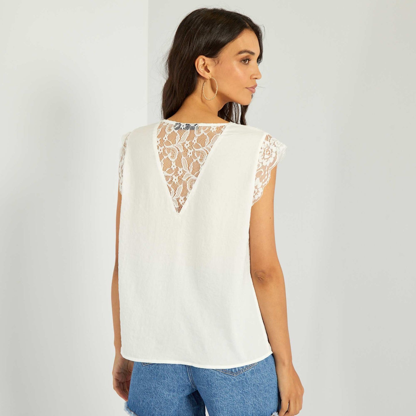 Blouse satinée avec dentelle blanc