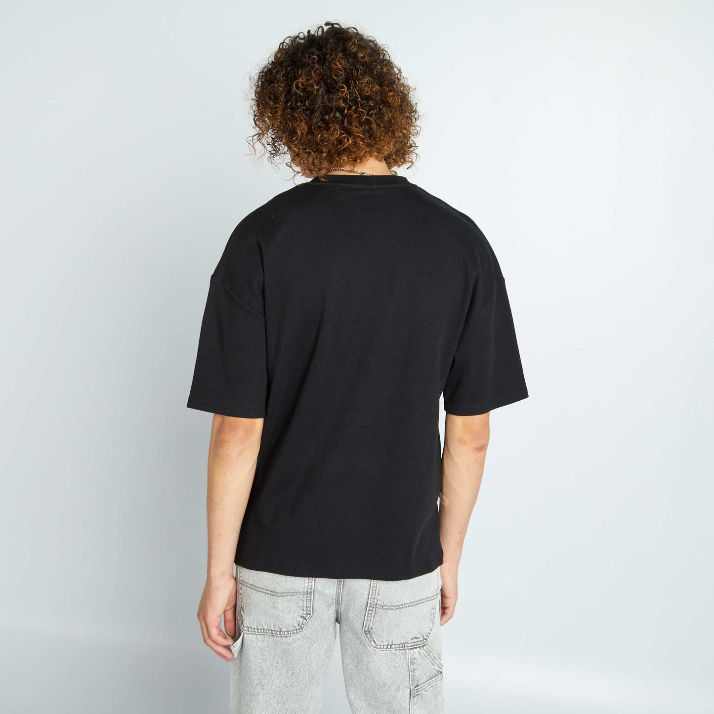 T-shirt à col rond avec poche poitrine noir