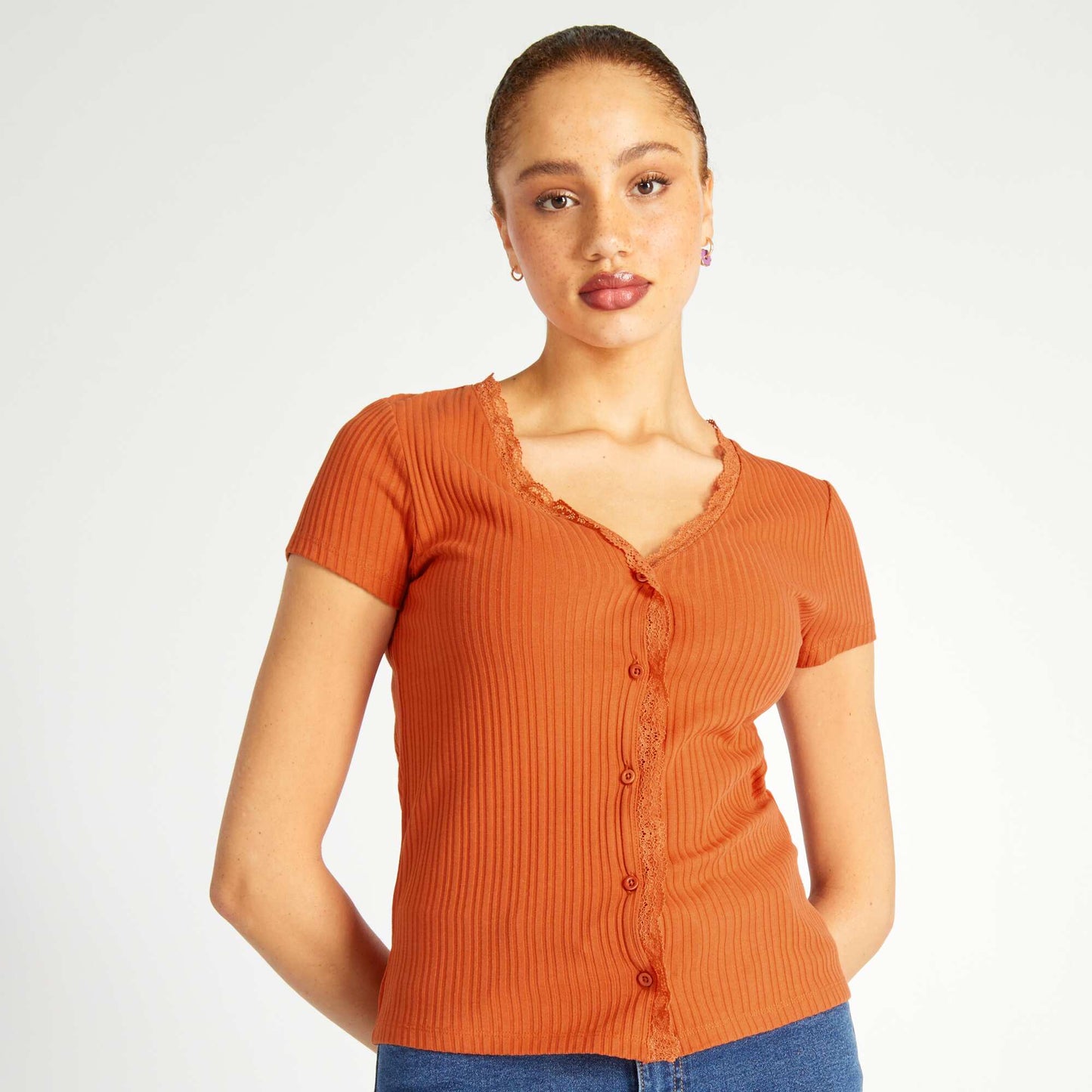 T-shirt côtelé avec dentelle orange