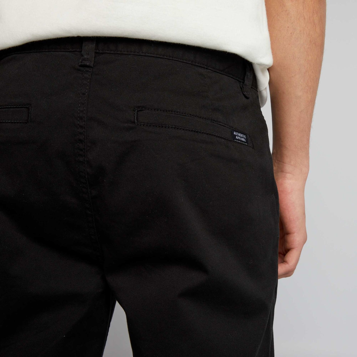 Pantalon chino uni noir