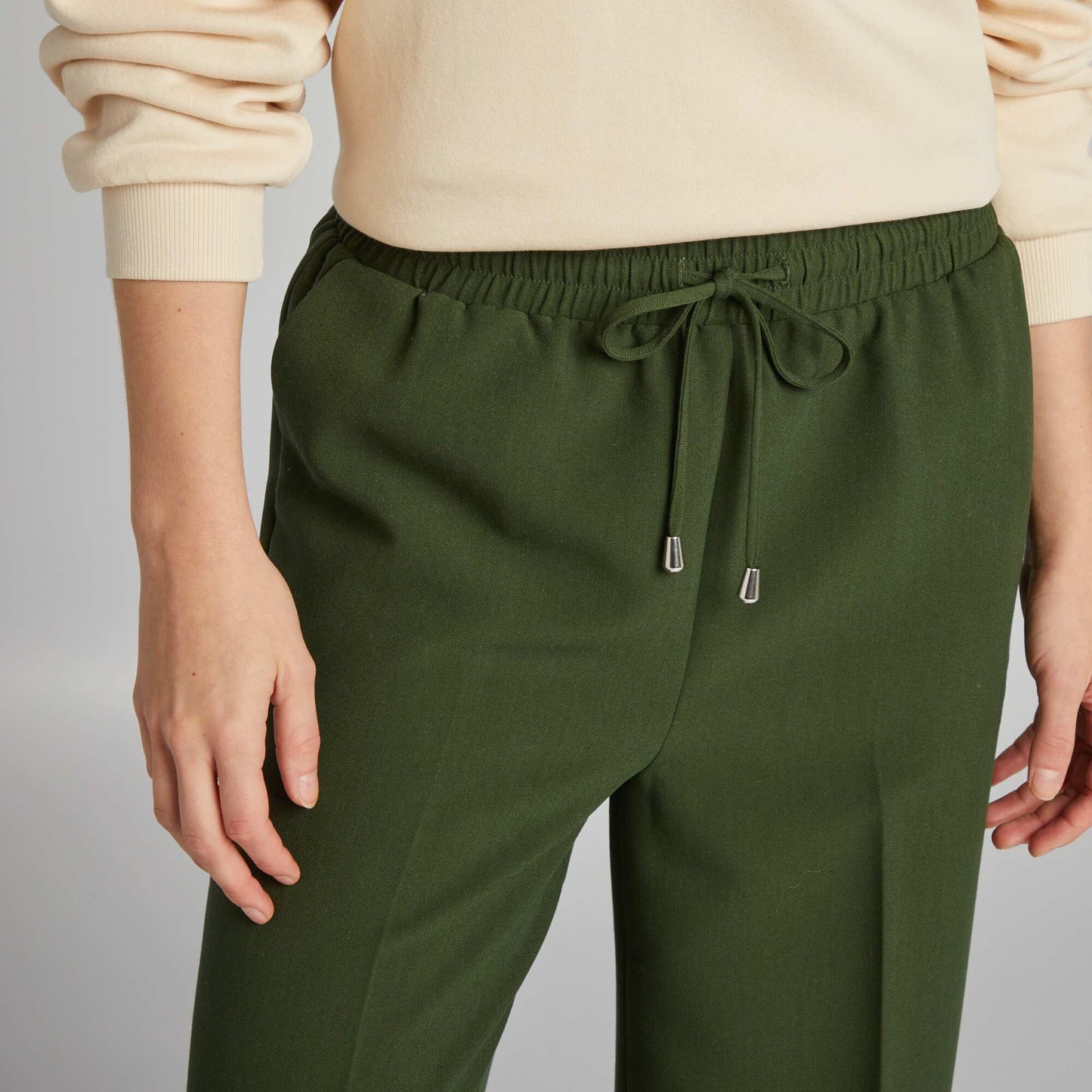 Pantalon droit avec liens à nouer Vert