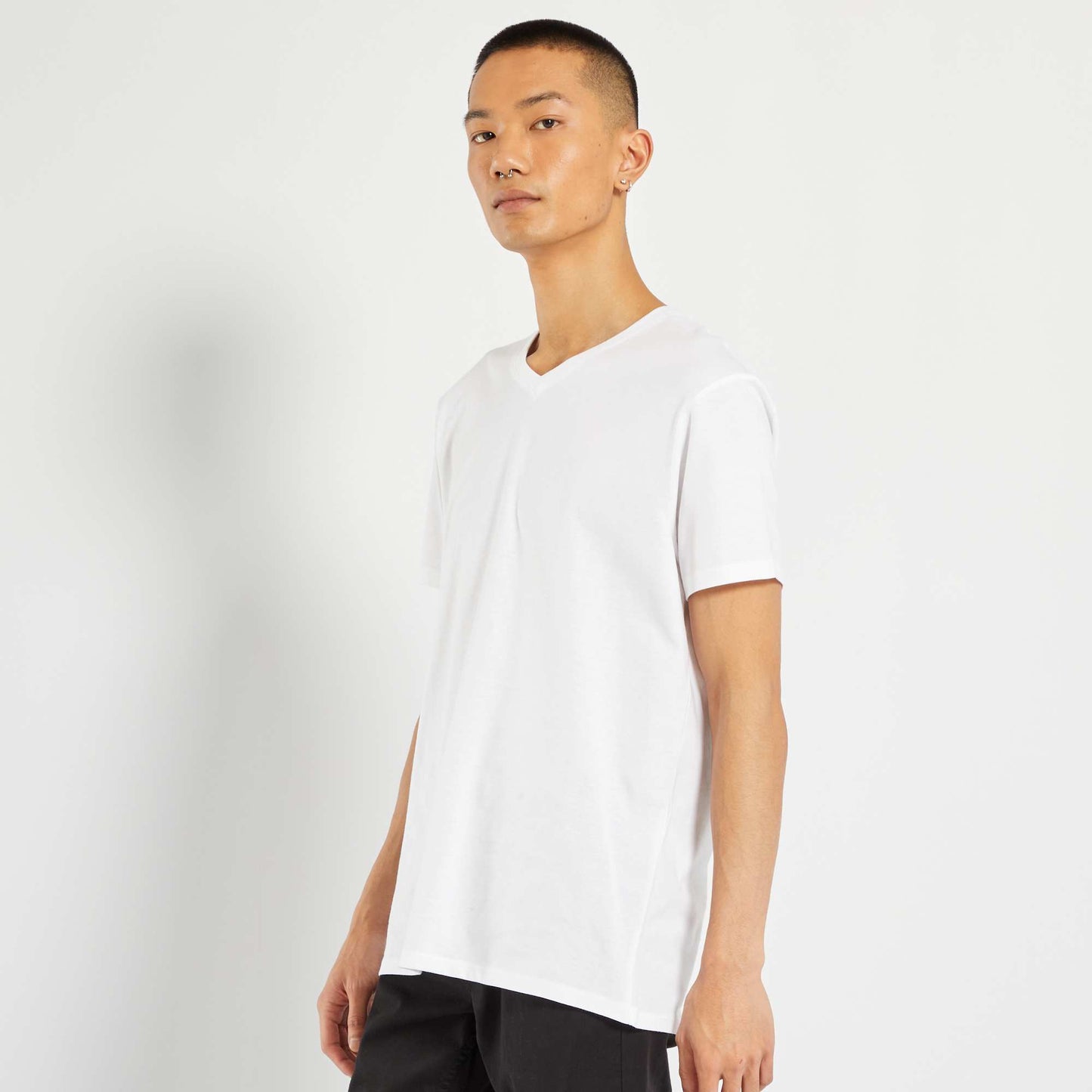 T-shirt regular col V en coton blanc