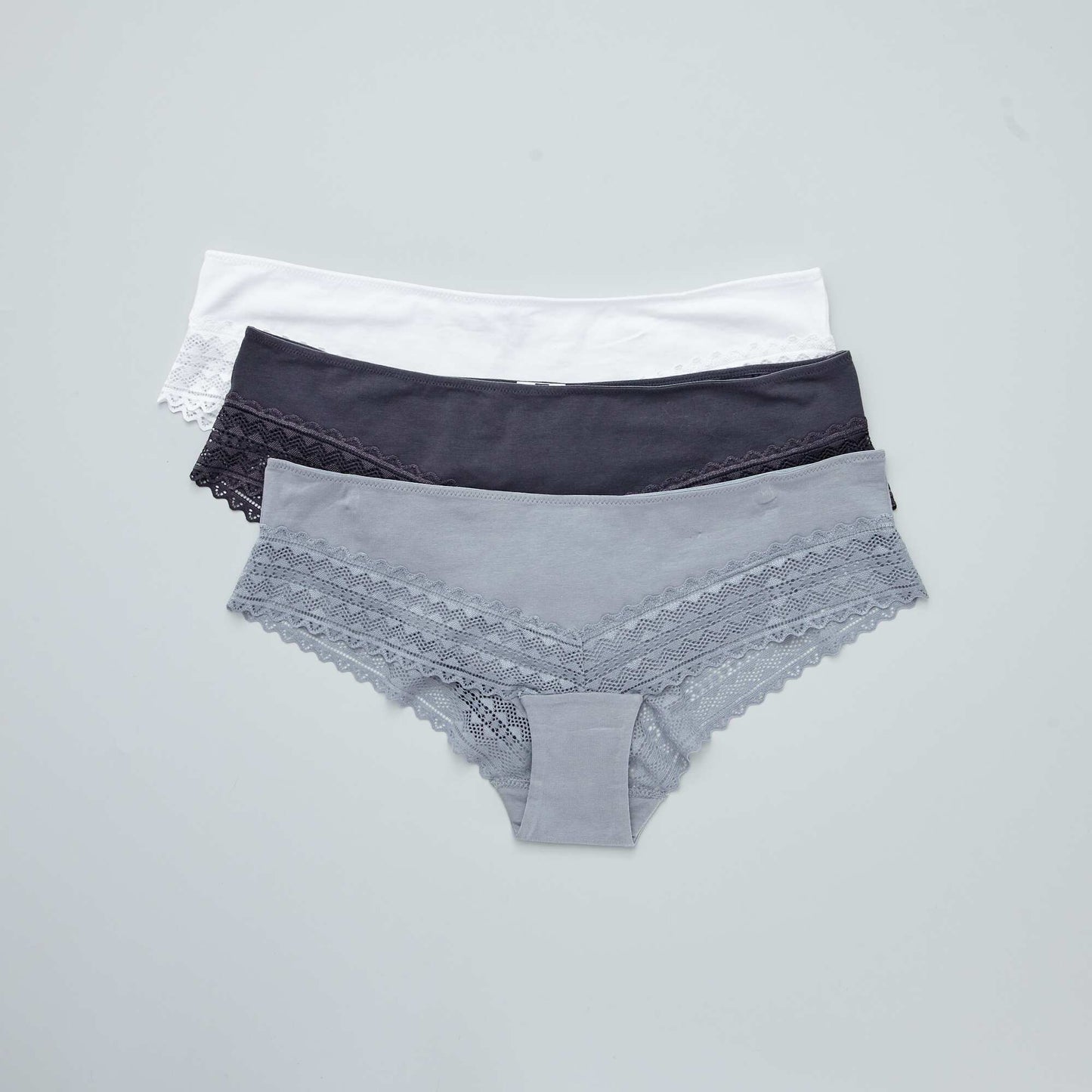 Lot de 3 shorties coton dentelle bleu grisé/blanc/gris foncé